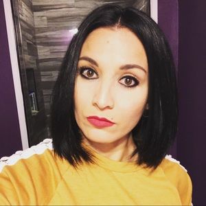 Meet your Posher, Dana